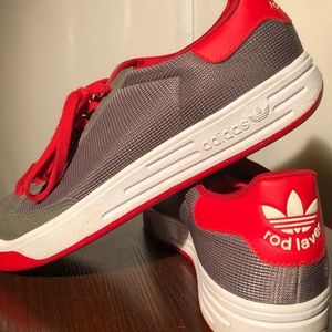 Adidas🎾ROD LAVER🎾Tennis Shoes > Men’s US size 9